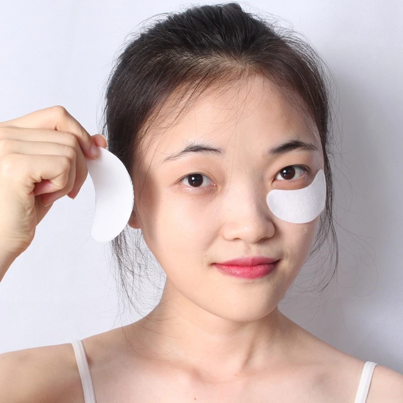 Senwell Gel Eye Mask Wear Front Senwell Gel Eye Mask Wear Front